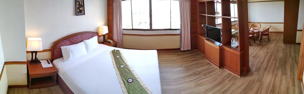 Grand Park Hotel Nakhon Si Thammarat Rom bilde